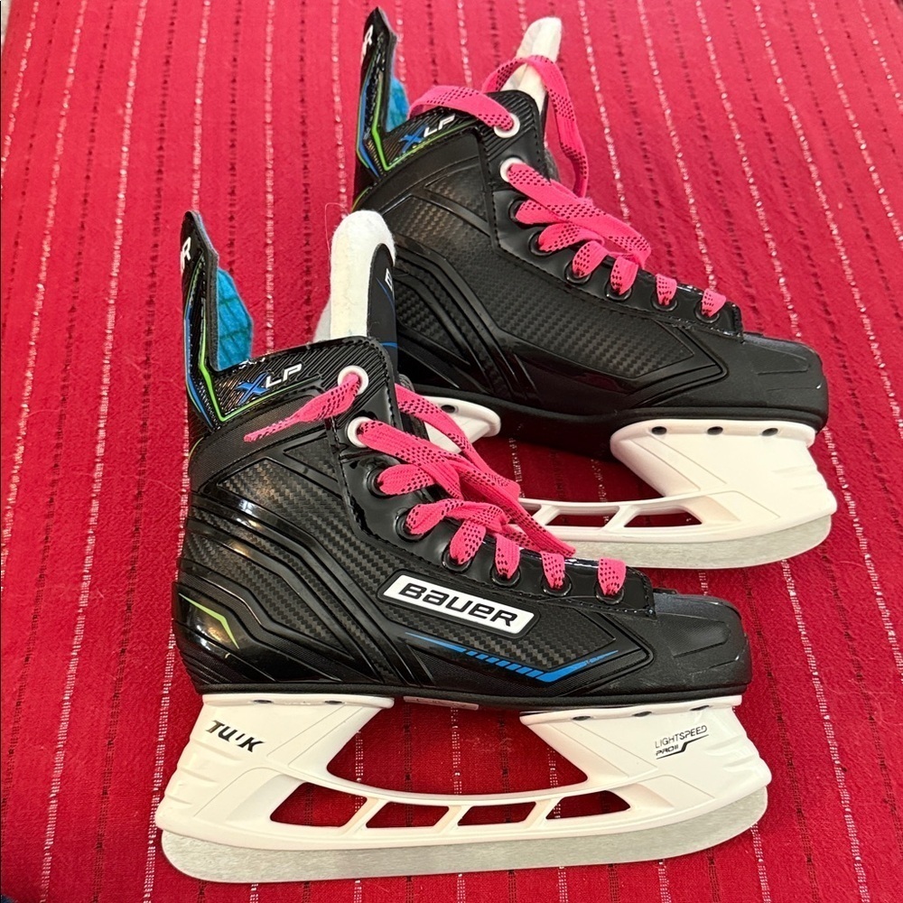 Bauer Women's Black and Pink Athletic Ice Skates